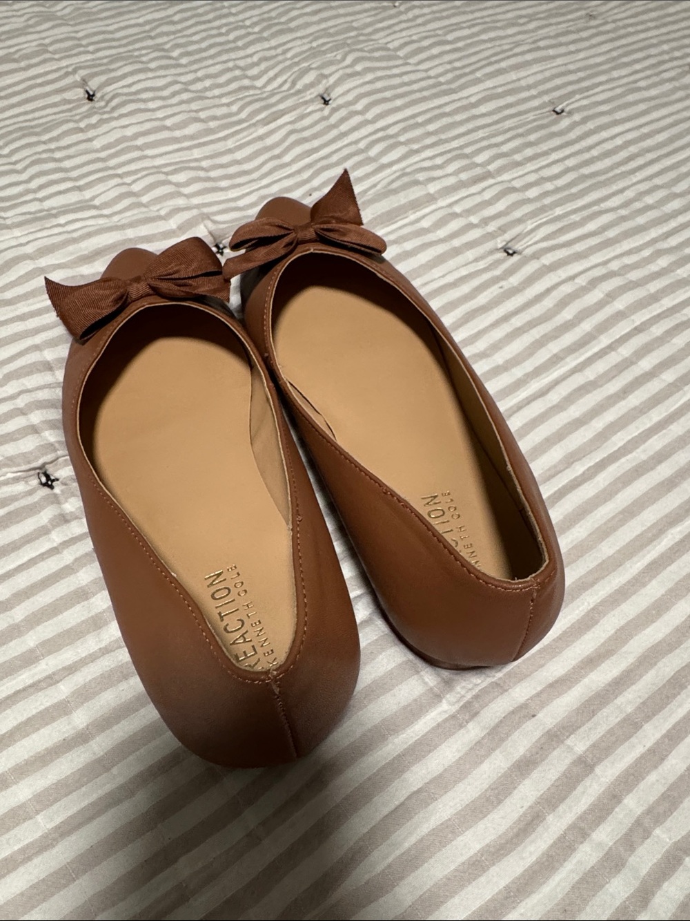 Kenneth Cole Reaction Brown Bow Pointed Toe Flats - Picture 11 of 11
